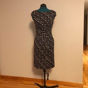 Banana Republic Dress. Wool/Silk Blend. Geometric pattern, Size 4